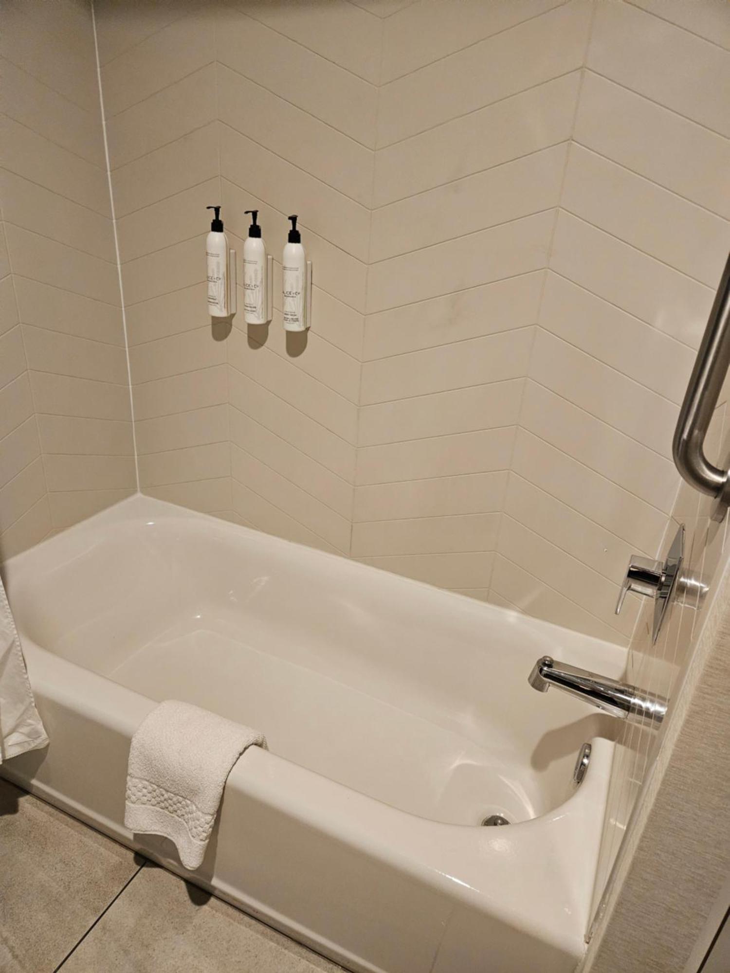 Fairfield Inn & Suites By Marriott Атенс Экстерьер фото