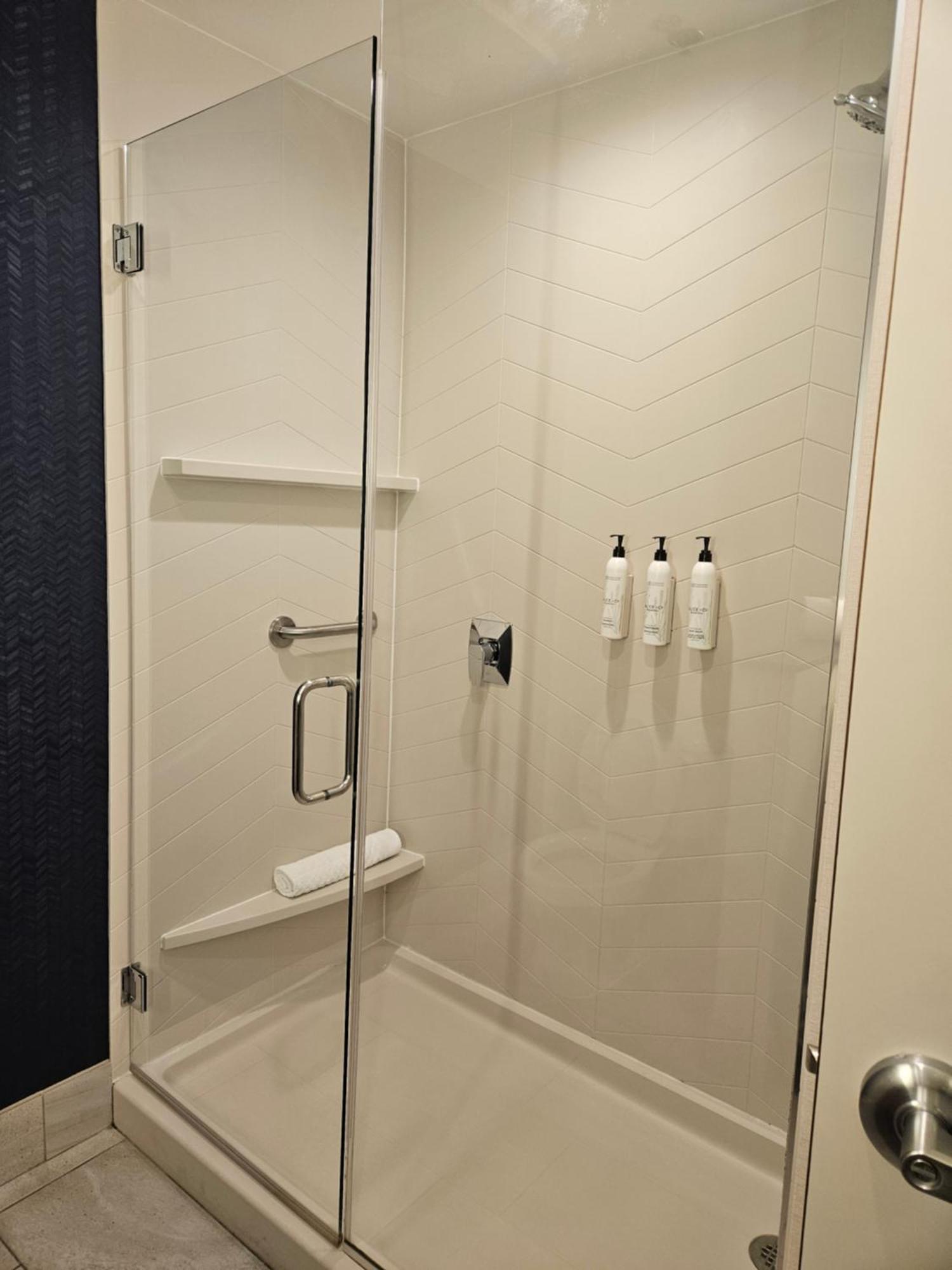 Fairfield Inn & Suites By Marriott Атенс Экстерьер фото