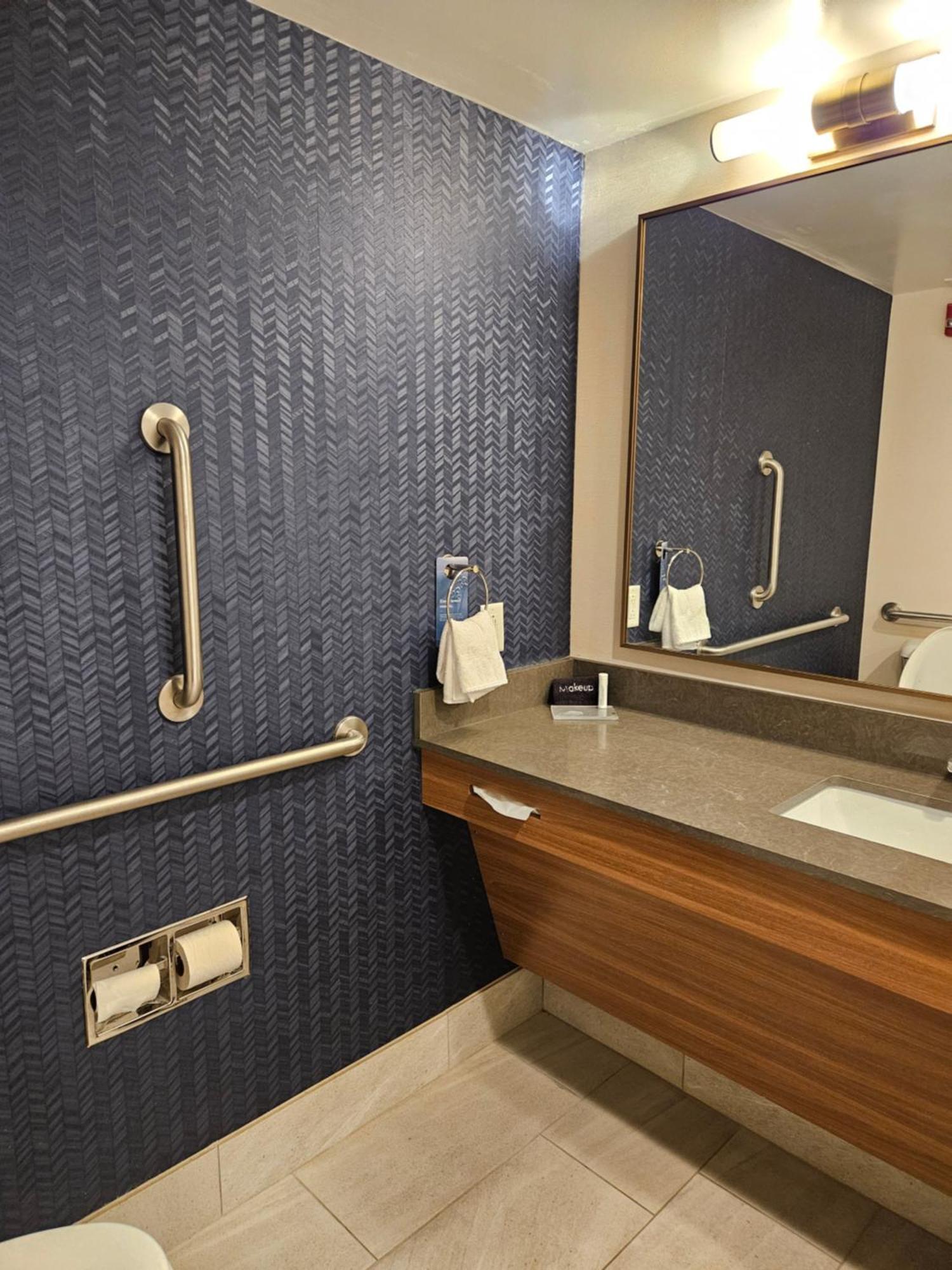 Fairfield Inn & Suites By Marriott Атенс Экстерьер фото